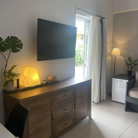 Studio In The Center, 2 Mins From The Beach Loutráki Zewnętrze zdjęcie