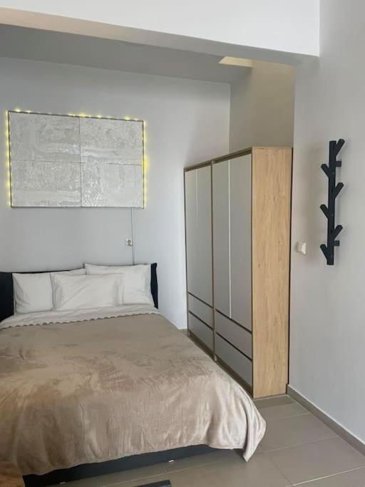 Studio In The Center, 2 Mins From The Beach Loutráki Zewnętrze zdjęcie